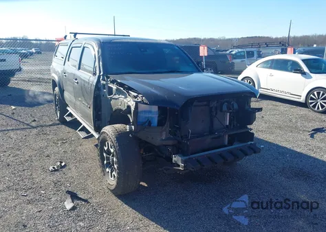 2022 Toyota Tacoma Trd Off Road z USA, uszkodzony, nr VIN 3TYCZ5AN6NT061825